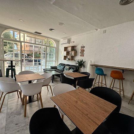 Hostel Sorolla Playa Malaga Bagian luar foto