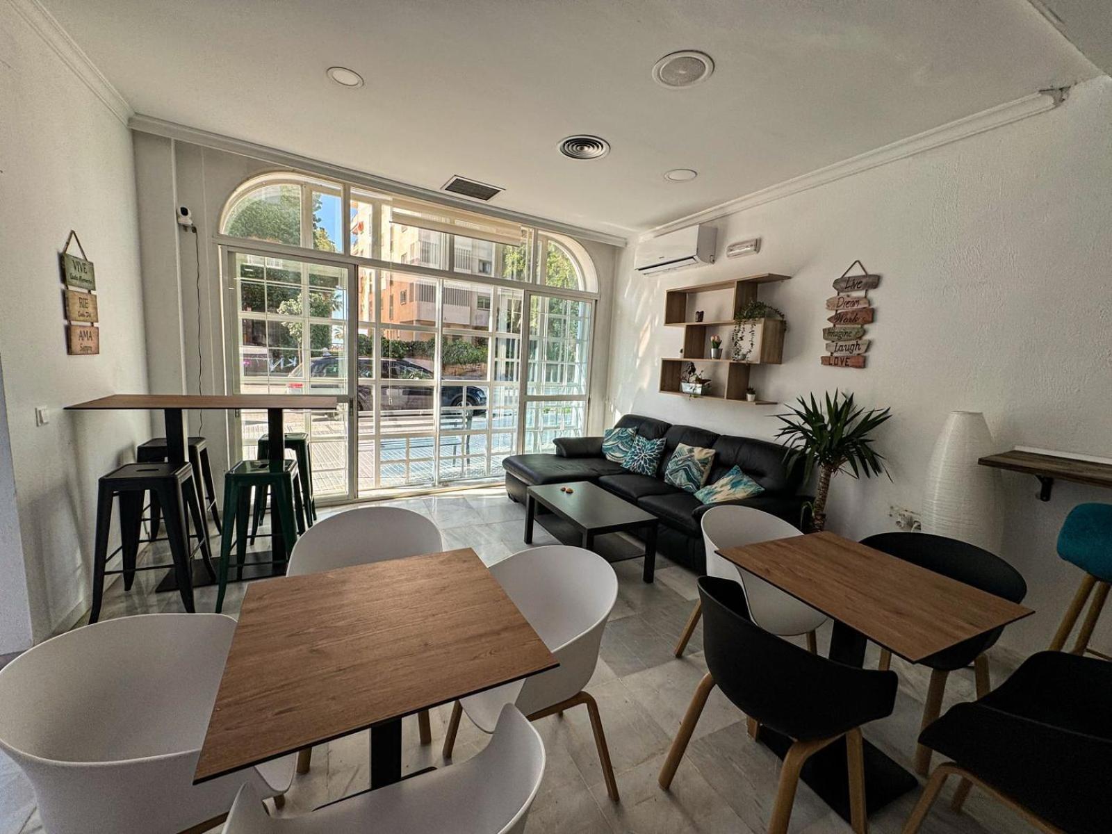 Hostel Sorolla Playa Malaga Bagian luar foto