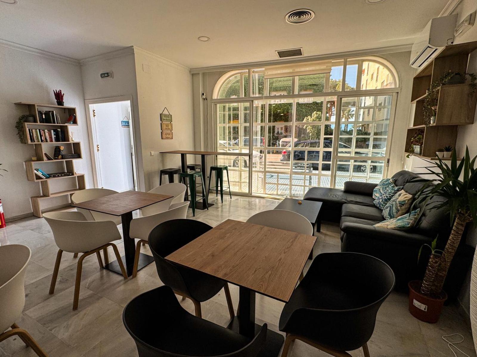 Hostel Sorolla Playa Malaga Bagian luar foto